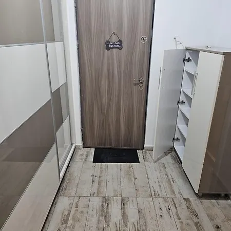 公寓 Kasatasmaraldapartament 康斯坦察